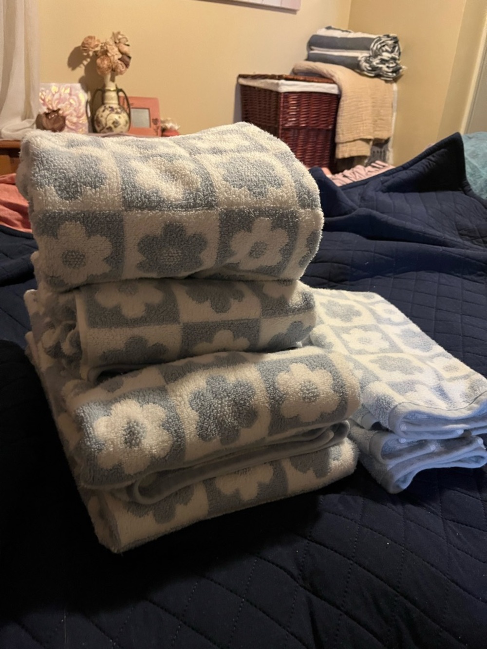 Tabitha Webb~Floral Check Blue & White Towel Set~6 pieces~100% Cotton **soft** - Picture 2 of 9